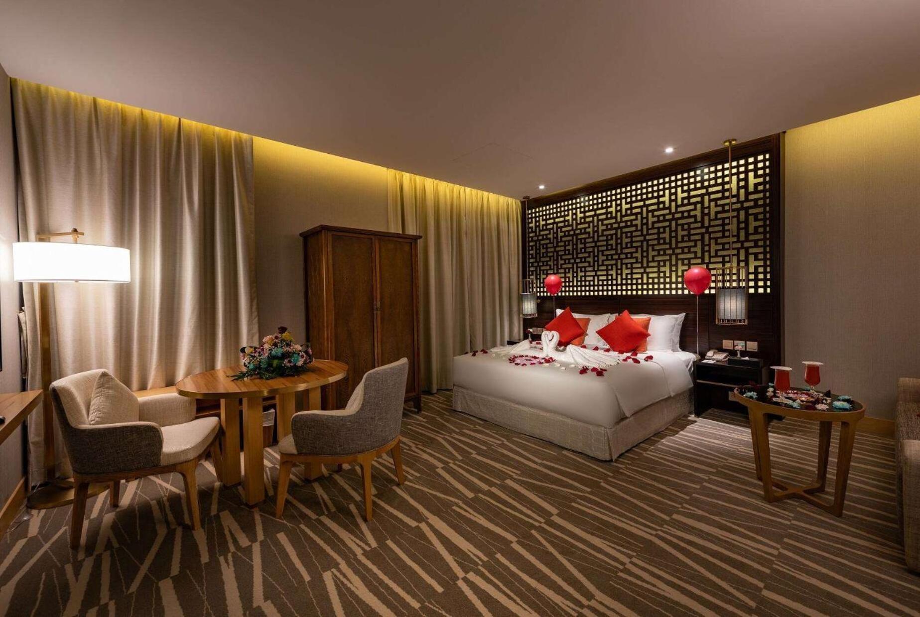 Ramada Hotel & Suites By Wyndham Al Qassim Al Bukayriah Bagian luar foto